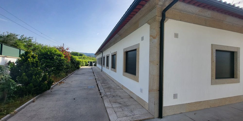 Casa trás